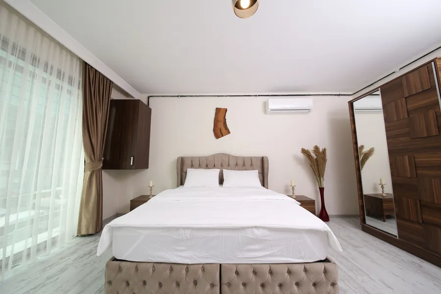 Dormitorio con aire acondicionado split en Avilés